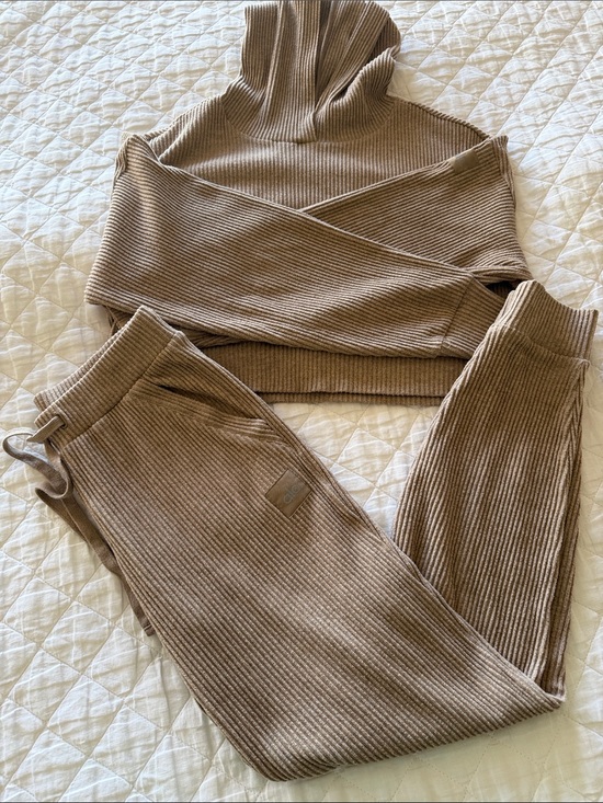 ALO Yoga Pants - ALO XS New without tags Yoga Ribbed Joggers and Cropped Hoodie Set - Taupe Brown